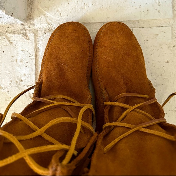 NEVER WORN MINNETONKA 622 MOCCASINS - Picture 2 of 4